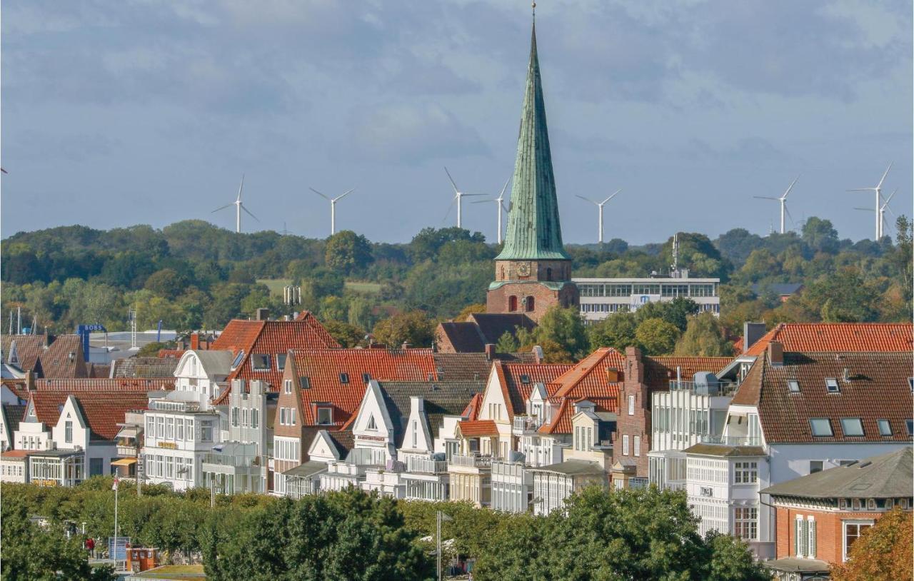 Stunning apartment in Lbeck Travemnde with 2 Bedrooms, Sauna&WiFi Lübeck Exteriör bild