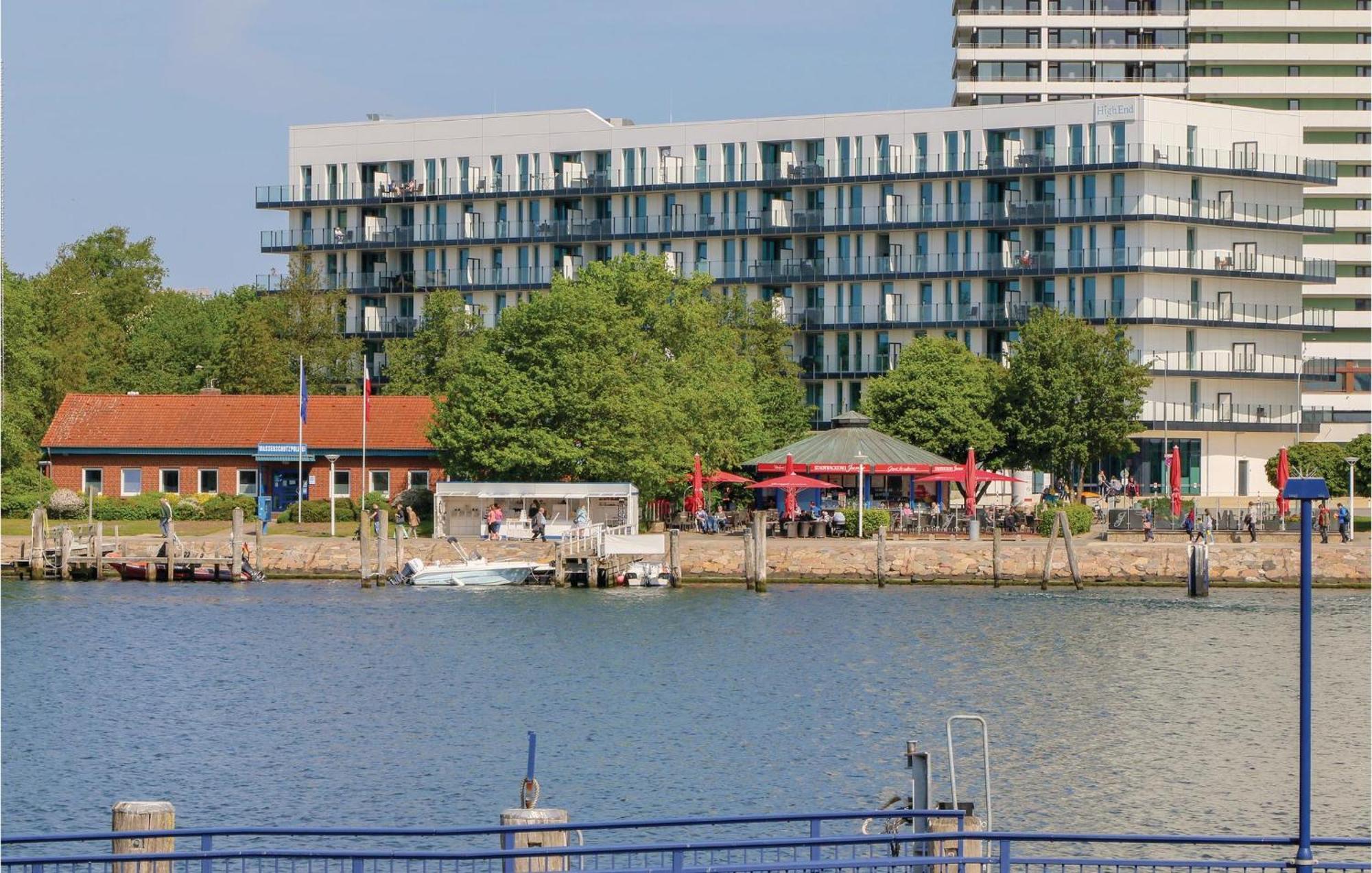 Stunning apartment in Lbeck Travemnde with 2 Bedrooms, Sauna&WiFi Lübeck Exteriör bild