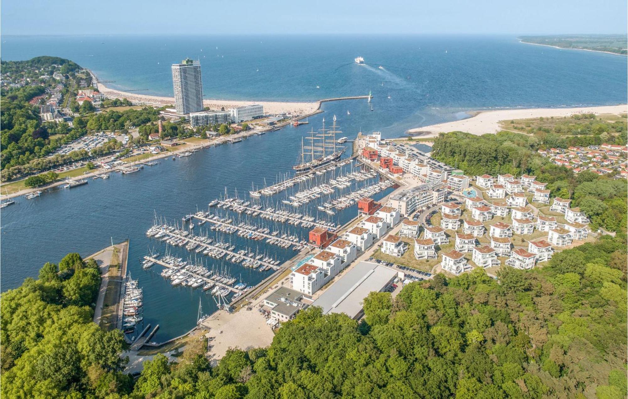 Stunning apartment in Lbeck Travemnde with 2 Bedrooms, Sauna&WiFi Lübeck Exteriör bild