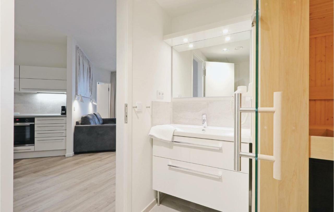 Stunning apartment in Lbeck Travemnde with 2 Bedrooms, Sauna&WiFi Lübeck Exteriör bild